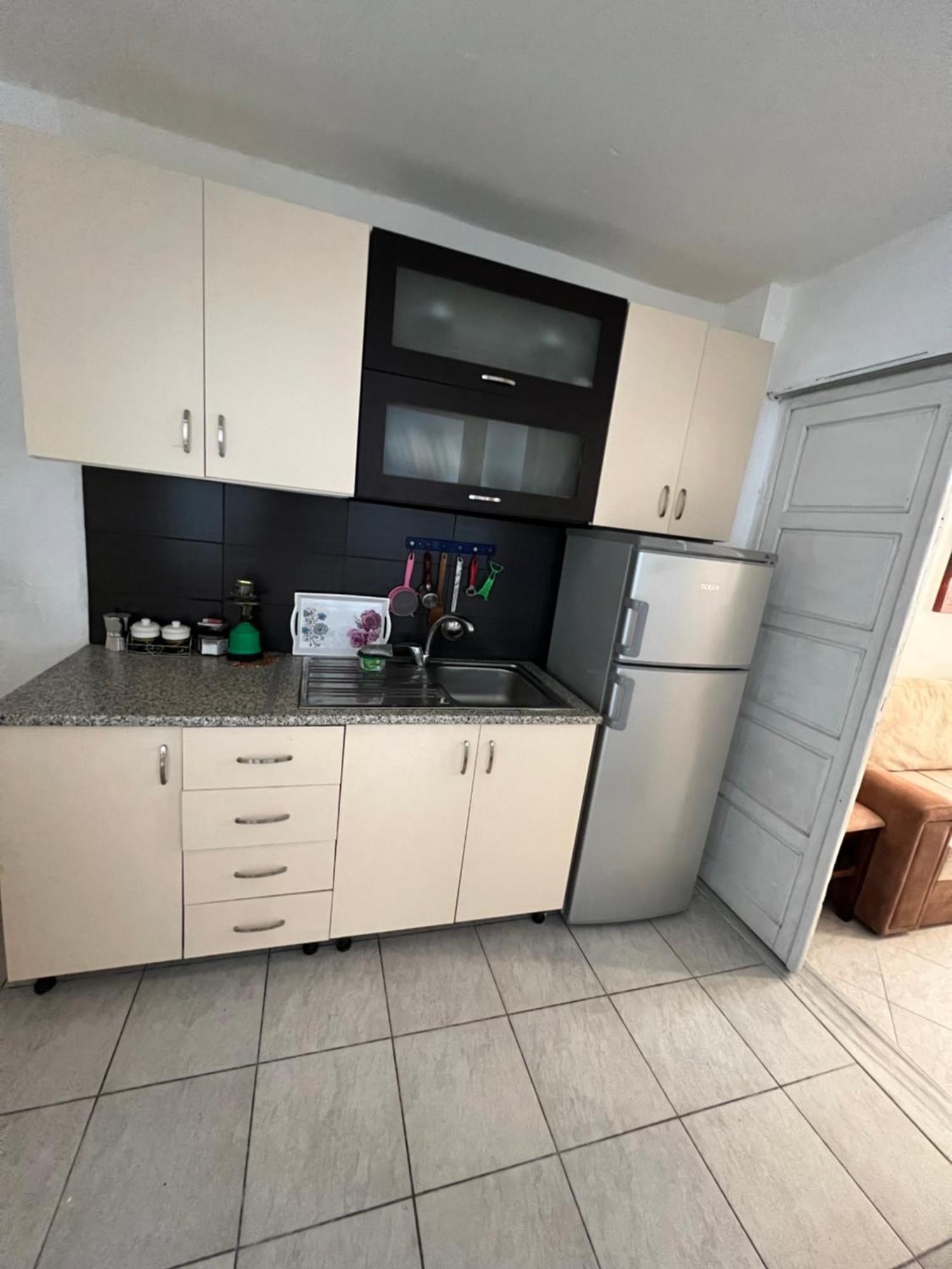 Rafaela Apartament Lungomare Vlorë Esterno foto
